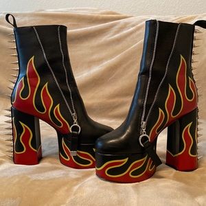 Dolls Kill Lamoda Sizzlin’ Hot platform Ankle Boots